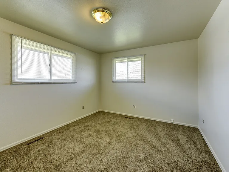 2056 Estes Ln — Photo 10