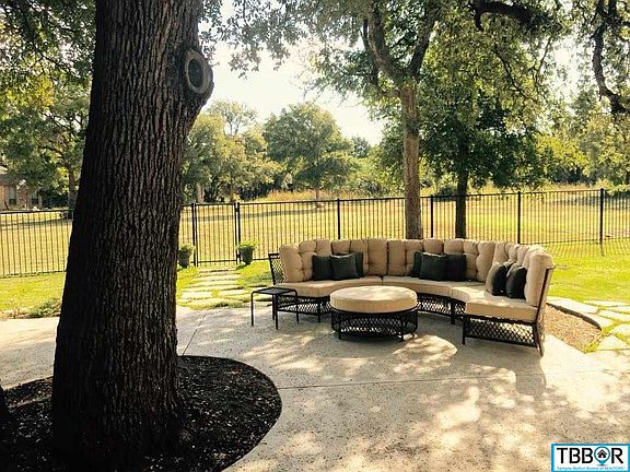 5th image of 1002 Wildberry Cir