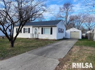1019 Johnson Ln, Springfield, IL 62702