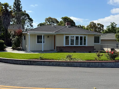72 Gordon Ave Photo 1