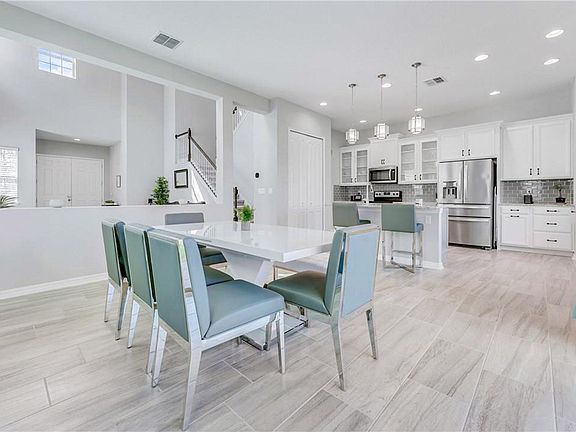 5th image of 10479 Siddington Dr