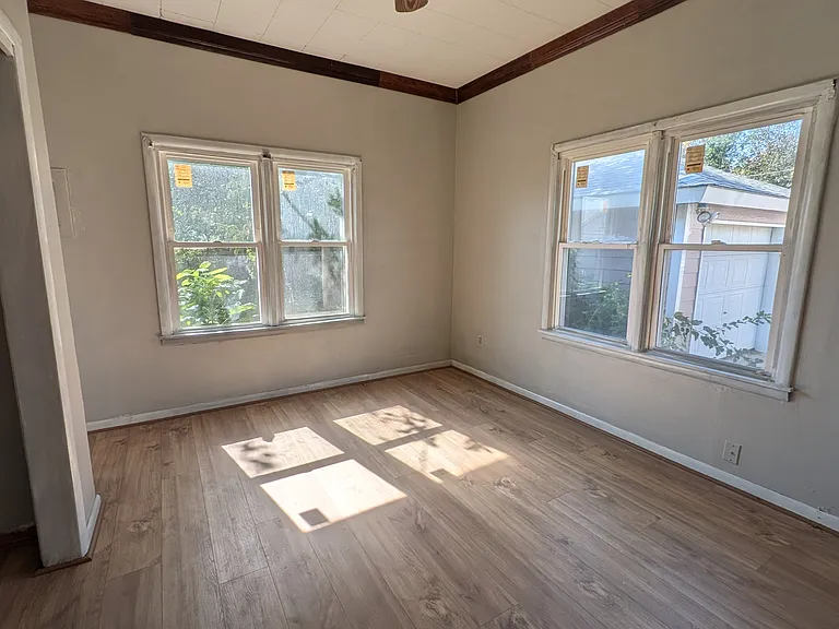 531 W Wallace St — Photo 14