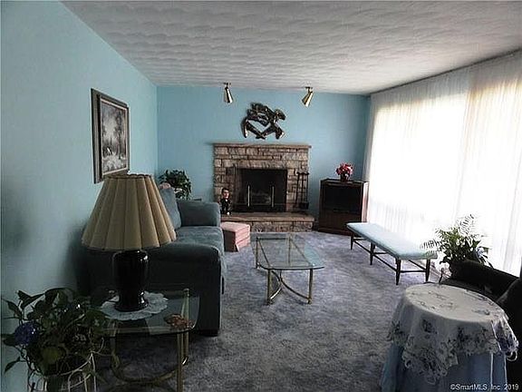 4th image of 37 Maplerow Ave