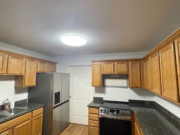 3rd image of 5567 Acorn Ln