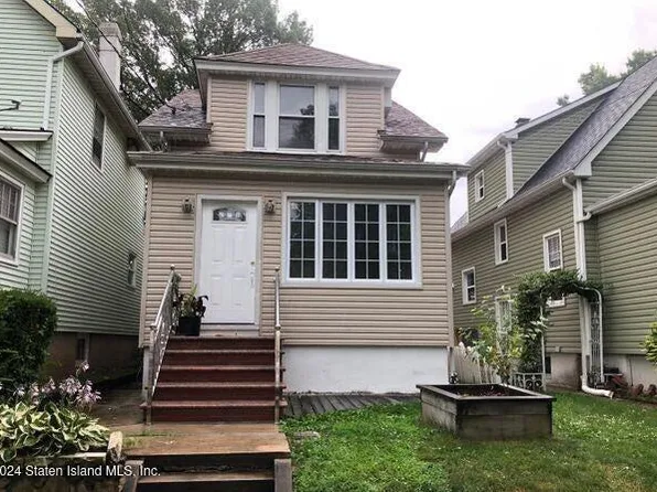 267 Decker Avenue image 1 of 17
