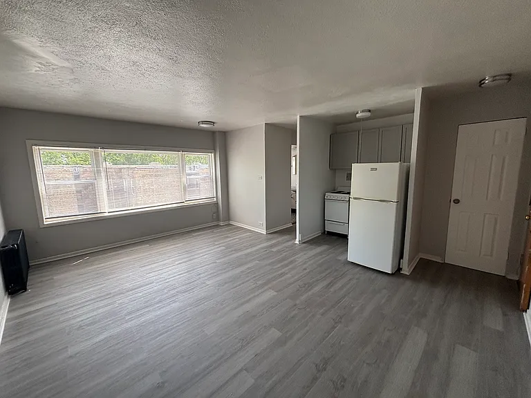 7327 N Rogers Ave #502 — Photo 5