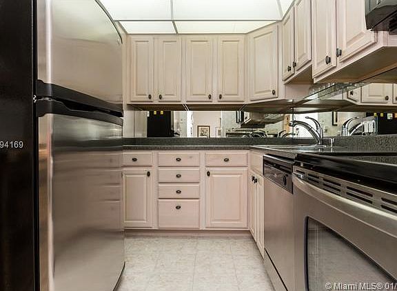 4th image of 20301 W Country Club Dr APT 2128