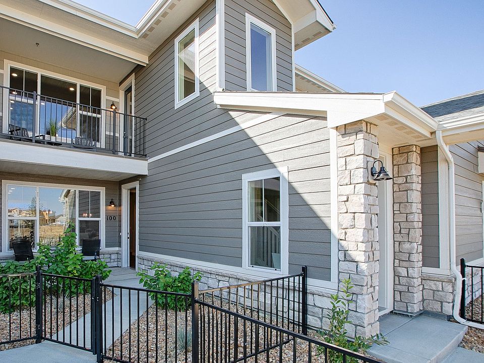Centerra Cascade Exterior