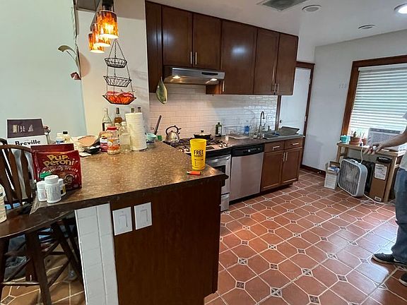 3rd image of 563 N 8th St