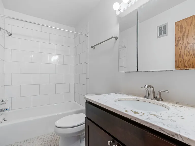 1605 Minnehaha Apartments — Photo 15