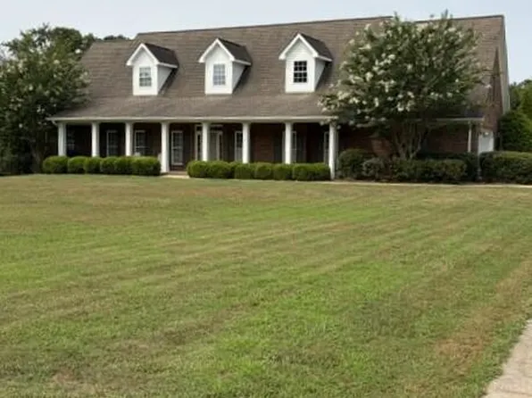 221 N Varnell Rd, Tunnel Hill, GA 30755