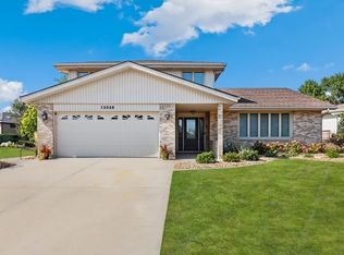 13528 McCabe Dr, Orland Park, IL 60467