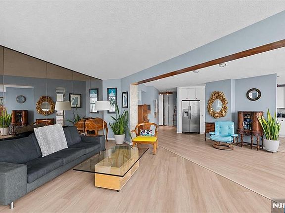 5th image of 7004 Boulevard E #10E