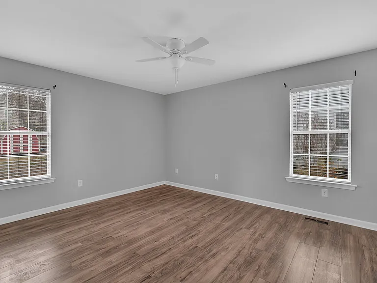 Farm Lake Dr SW — Photo 5