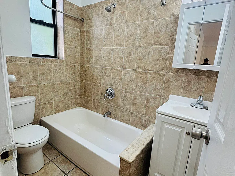 209 Bennett Ave #6D — Photo 5