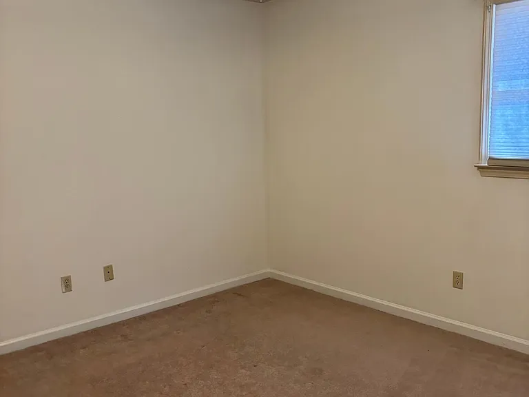 1460 Crowndale Dr — Photo 33