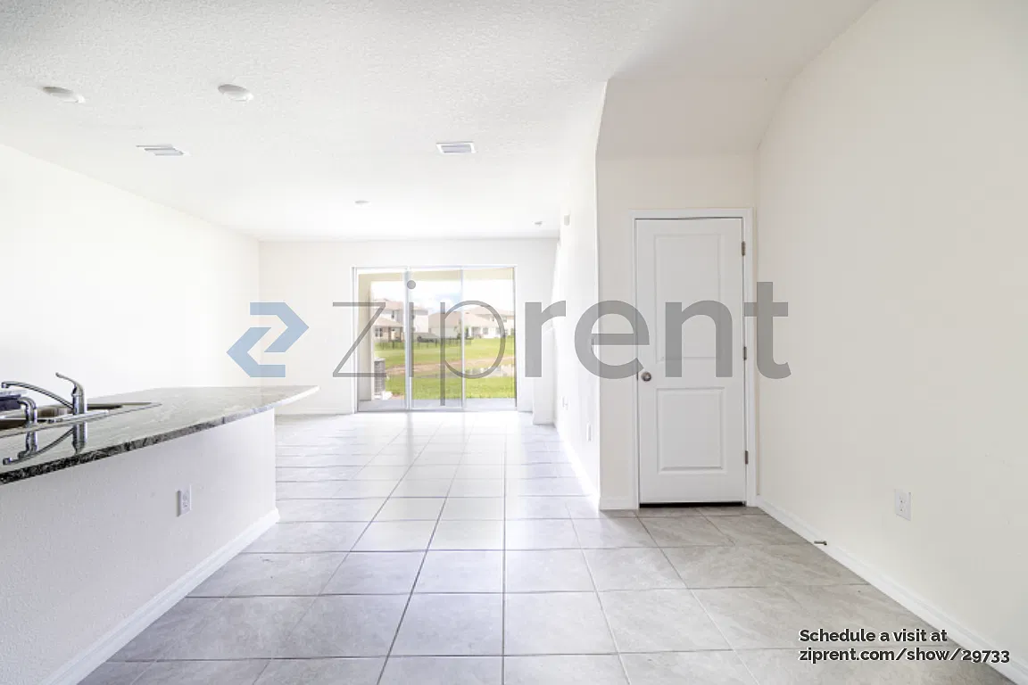 3 bed, 2.5 bath, 1673 sqft, $2,099 — Photo 3