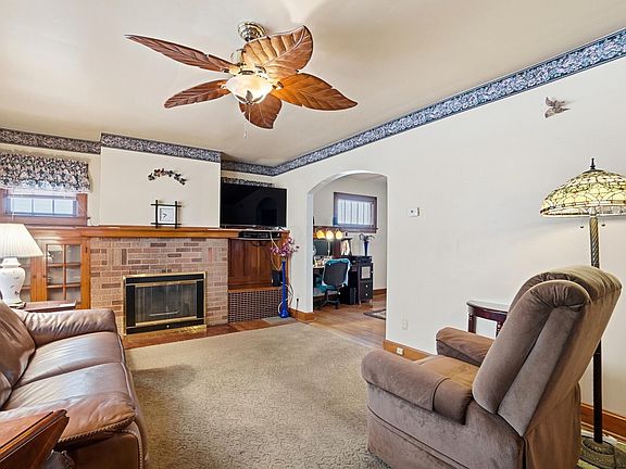 2nd image of 543 Hilltonia Ave