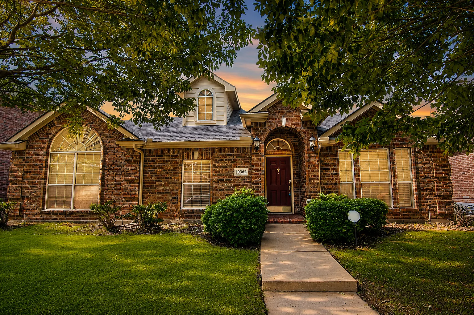 4 bed, 2379 sqft, $2,900 — Photo 1