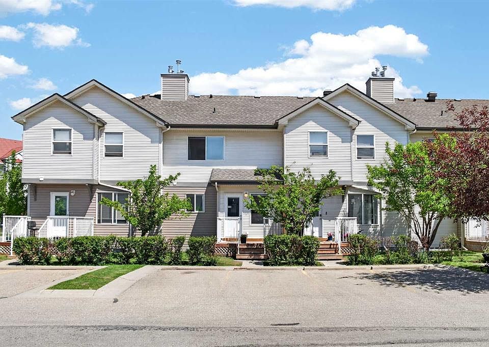 1st image of 118 Royal Birch Vlg NW