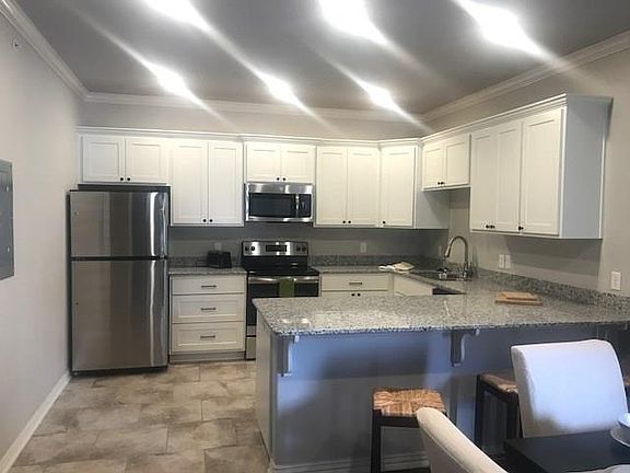 5th image of 2806 SW Ables Dr APT 104