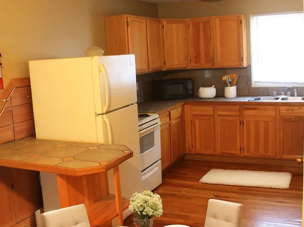 203 East College Avenue, 203 E College Ave #2, Frostburg, MD 21532