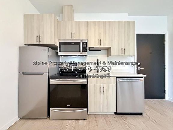3rd image of 3014 SE 8th Ave #304