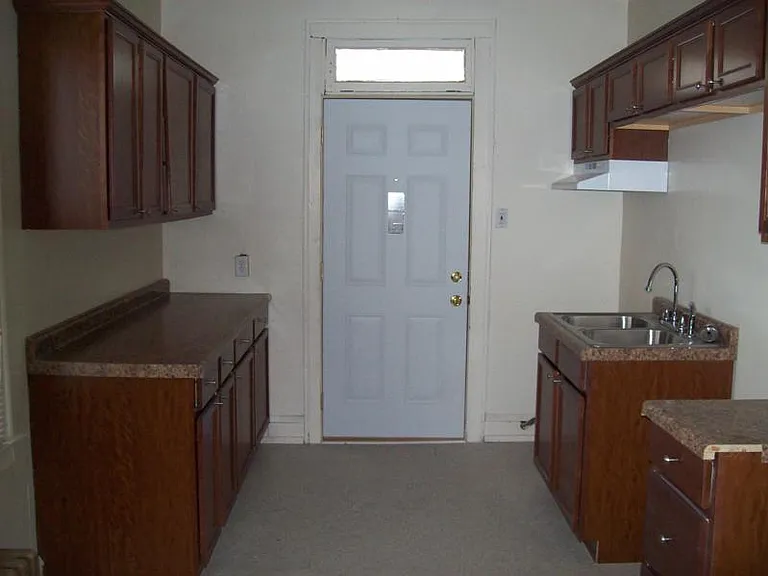 807 Forsythe Ave #7 — Photo 3