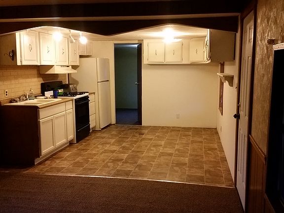 3rd image of 125 Plaza Ct