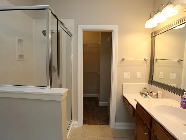 219 Lake View Dr — Photo 14