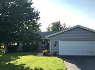 9624 Highstone Dr, Roscoe, IL 61073