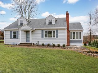 28 Cedar Rd, Watchung, NJ 07069