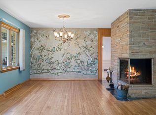 948 N 76th St, Wauwatosa, WI 53213