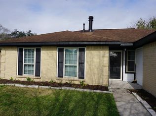 10823 Mesquite Dr, La Porte, TX 77571