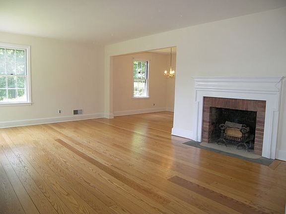 2nd image of 6 Sun Valley Dr