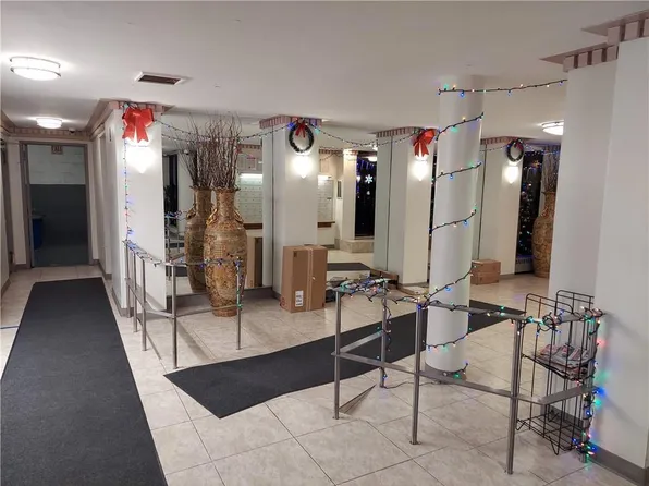 275 Webster Avenue image 17 of 20