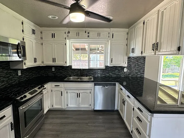 2601 S Kloth Dr — Photo 5