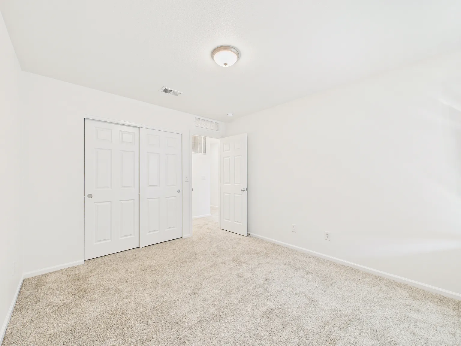 3 bed, 2.5 bath, 1428 sqft, $2,700 — Photo 4
