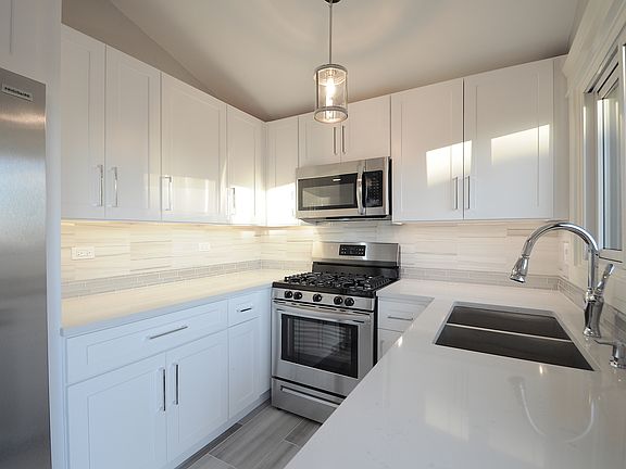 4th image of 47 Elmwood Ct