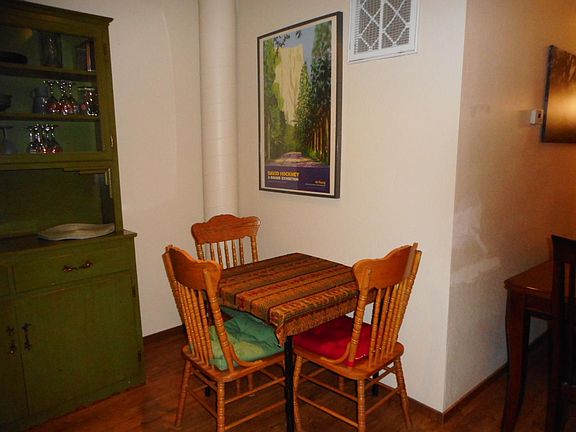 3rd image of 1675 Pine Ave