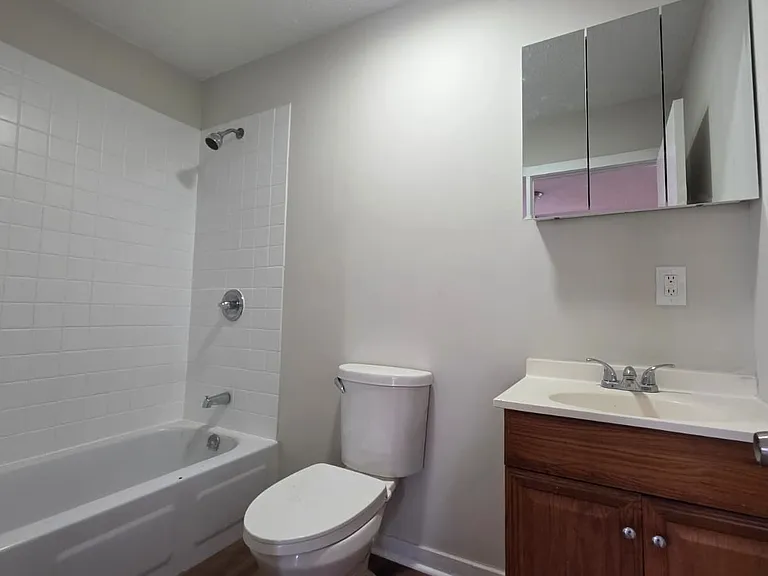 312 Davenport Ave #2 — Photo 5