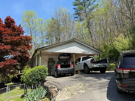 3rd image of 198 Big Willard Rd