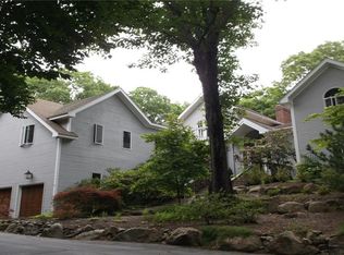 7 Brayton Mdw, East Greenwich, RI 02818