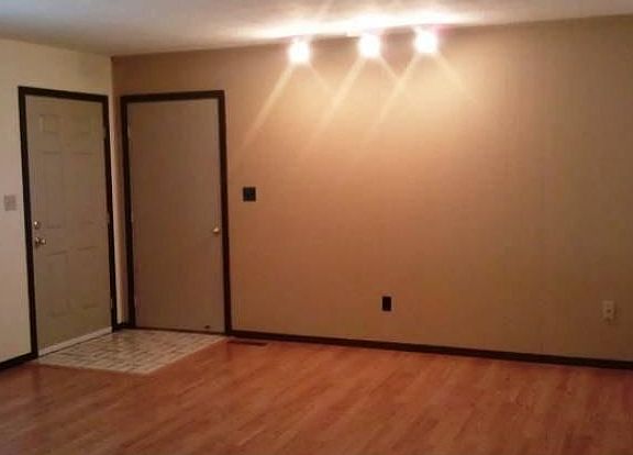 3rd image of 520 E Latoka Ct