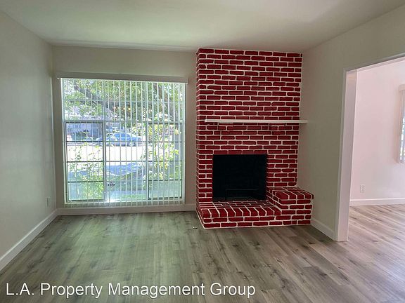5th image of 237 N Hollywood Way Unit A