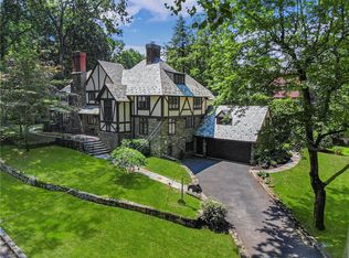 2 South Dr, Larchmont, NY 10538