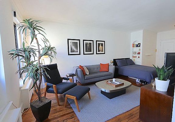 4th image of 152 W 20th St APT 4A