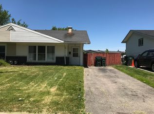220 W Berkley Ln, Hoffman Estates, IL 60169