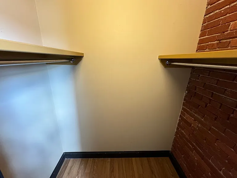 431 W Walnut St #B — Photo 14