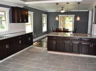 39 Trinity Ter, Springfield, MA 01108